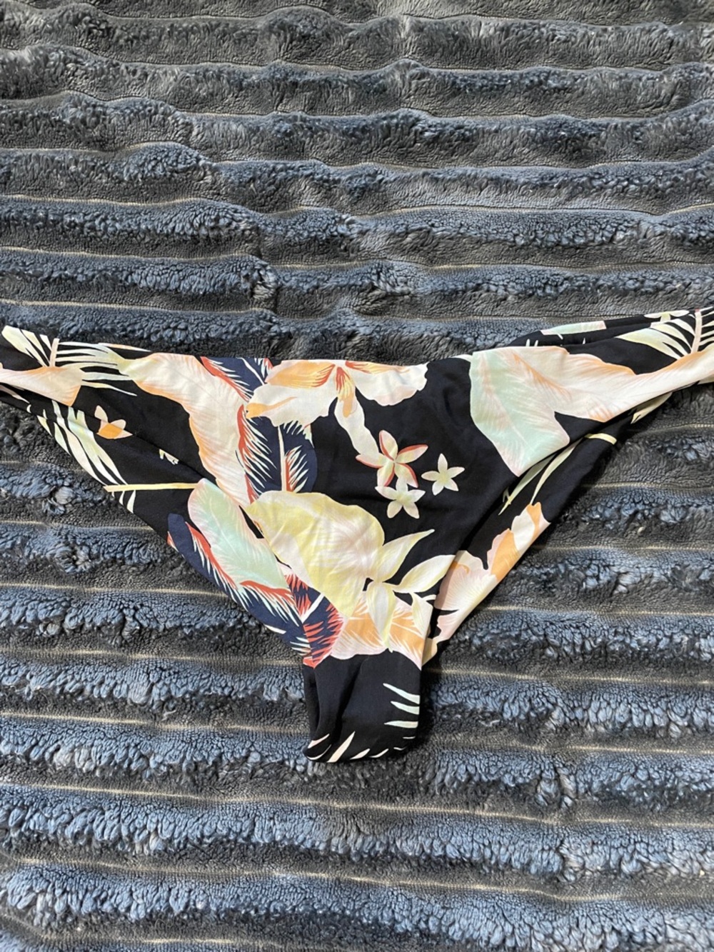 Roxy Beach Like New Bikini Thong Set Anthracite Praslin Size Med 10 Black Floral - Picture 8 of 11